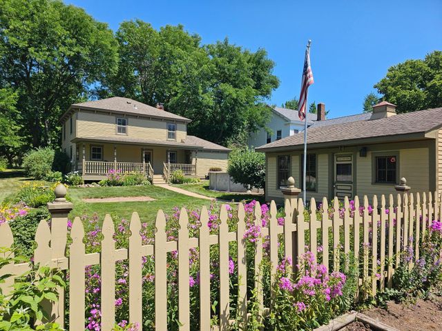 337 Court Street N, Prescott, WI 54021