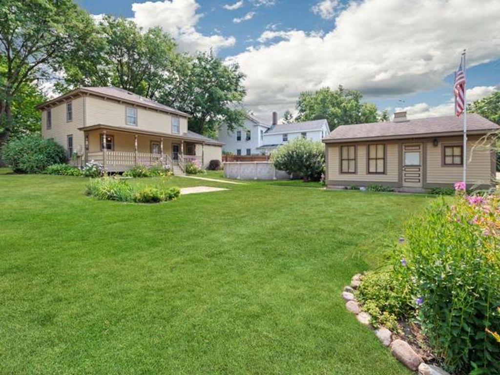 337 Court Street N, Prescott, WI 54021