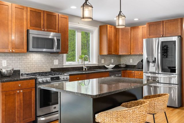 92 Ridgecrest Drive, Greenland, NH 03840