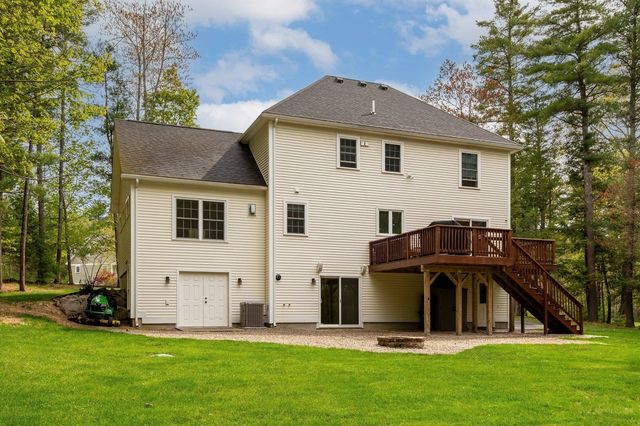 92 Ridgecrest Drive, Greenland, NH 03840