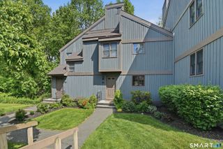 102 Heatherwood Drive 102, Brookfield, CT 06804