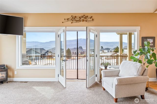 852 Sage Crest Drive, Wenatchee, WA 98801