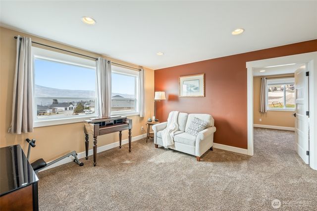 852 Sage Crest Drive, Wenatchee, WA 98801