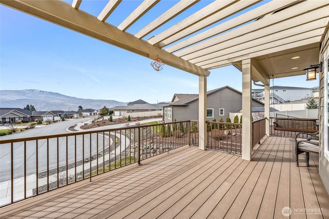 852 Sage Crest Drive, Wenatchee, WA 98801
