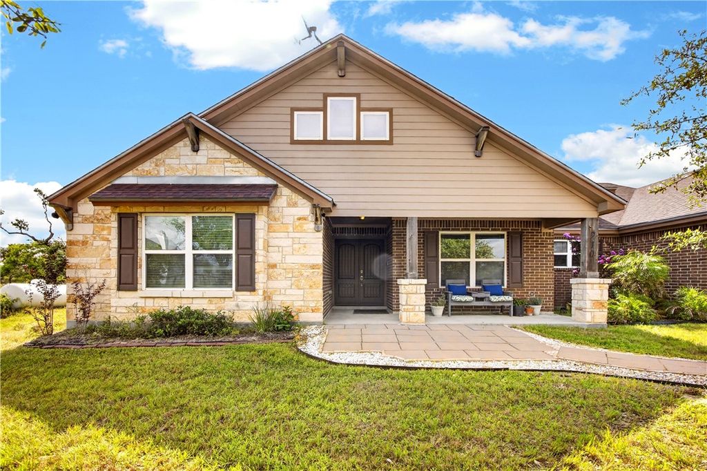 210 Coastal Wildwood Dr, Rockport, TX 78382 — exterior
