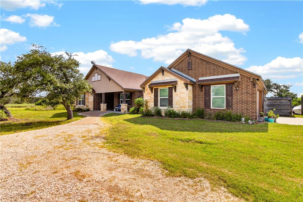 210 Coastal Wildwood Dr, Rockport, TX 78382 — photo 2