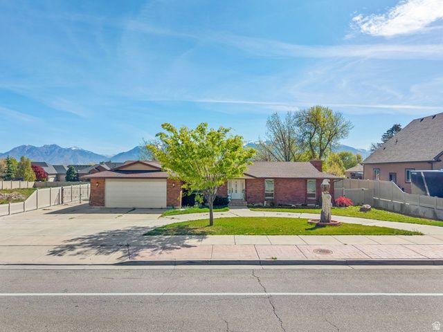 10261 S 3200 W, South Jordan, UT 84095