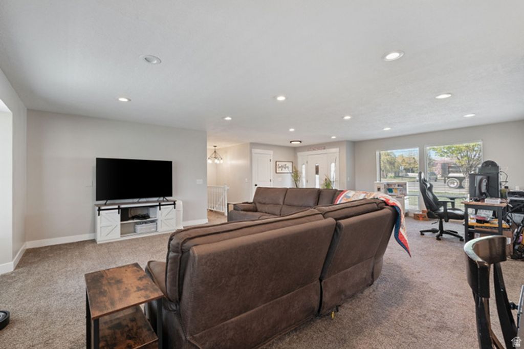 Image 14 of property listing at 10261 S 3200 W, South Jordan, UT 84095