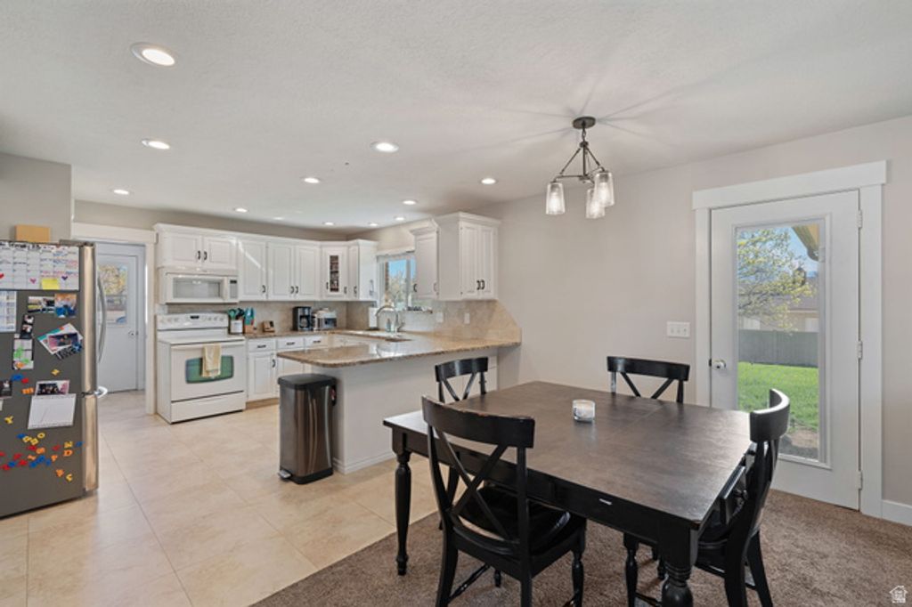 Image 18 of property listing at 10261 S 3200 W, South Jordan, UT 84095