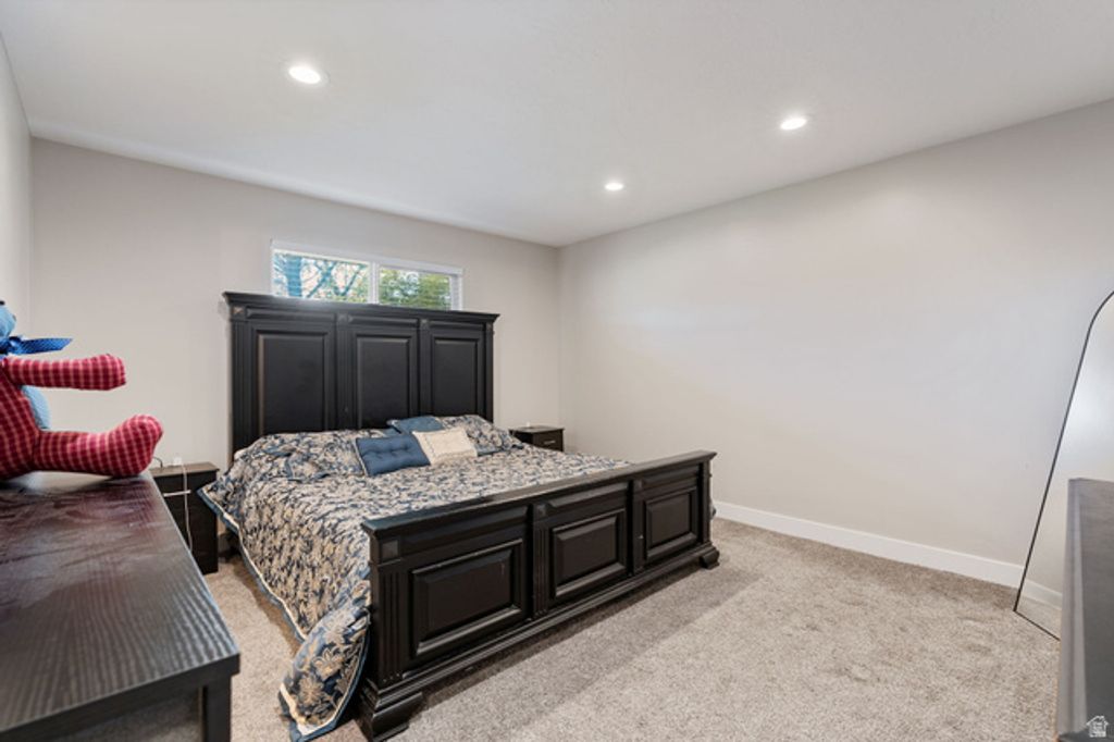 Image 20 of property listing at 10261 S 3200 W, South Jordan, UT 84095