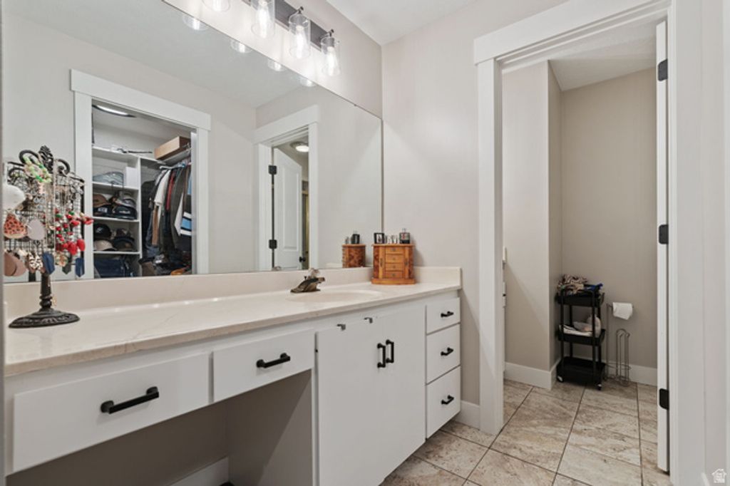 Image 22 of property listing at 10261 S 3200 W, South Jordan, UT 84095