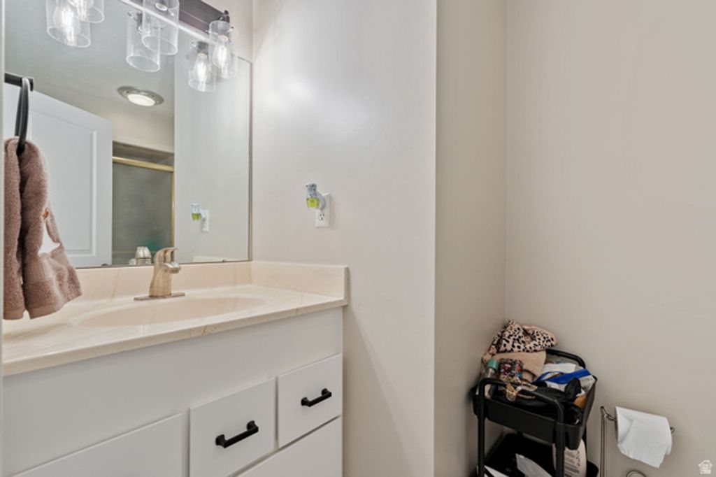 Image 23 of property listing at 10261 S 3200 W, South Jordan, UT 84095