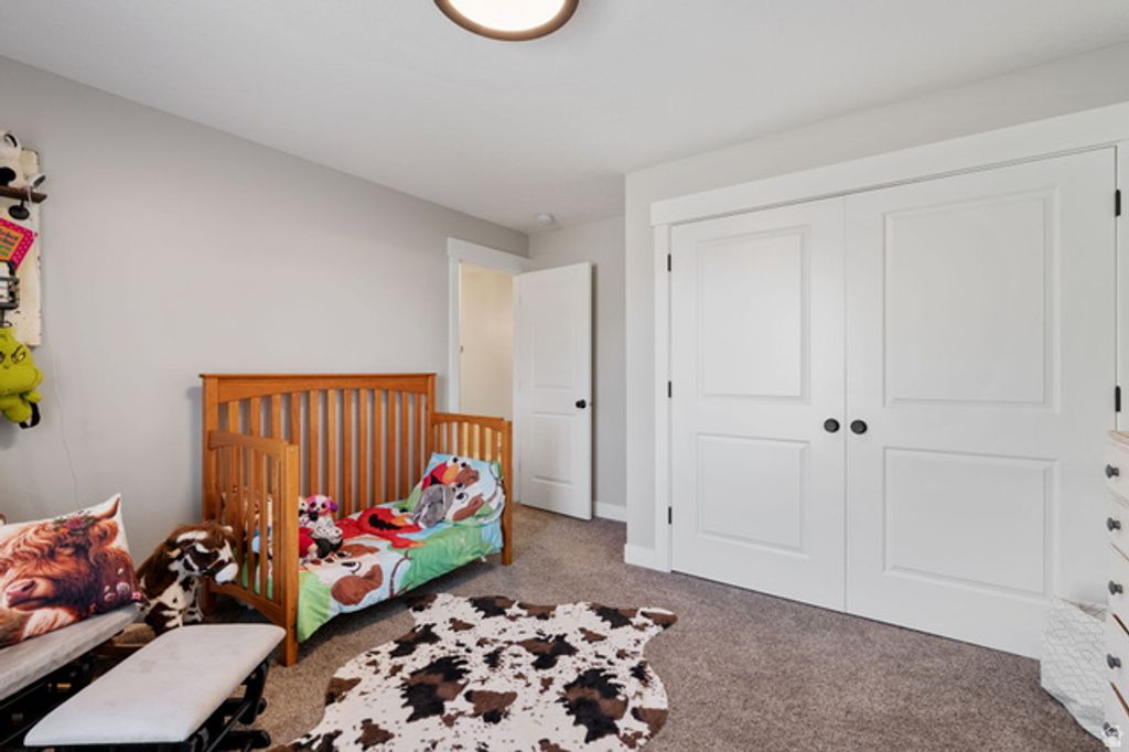 Image 25 of property listing at 10261 S 3200 W, South Jordan, UT 84095