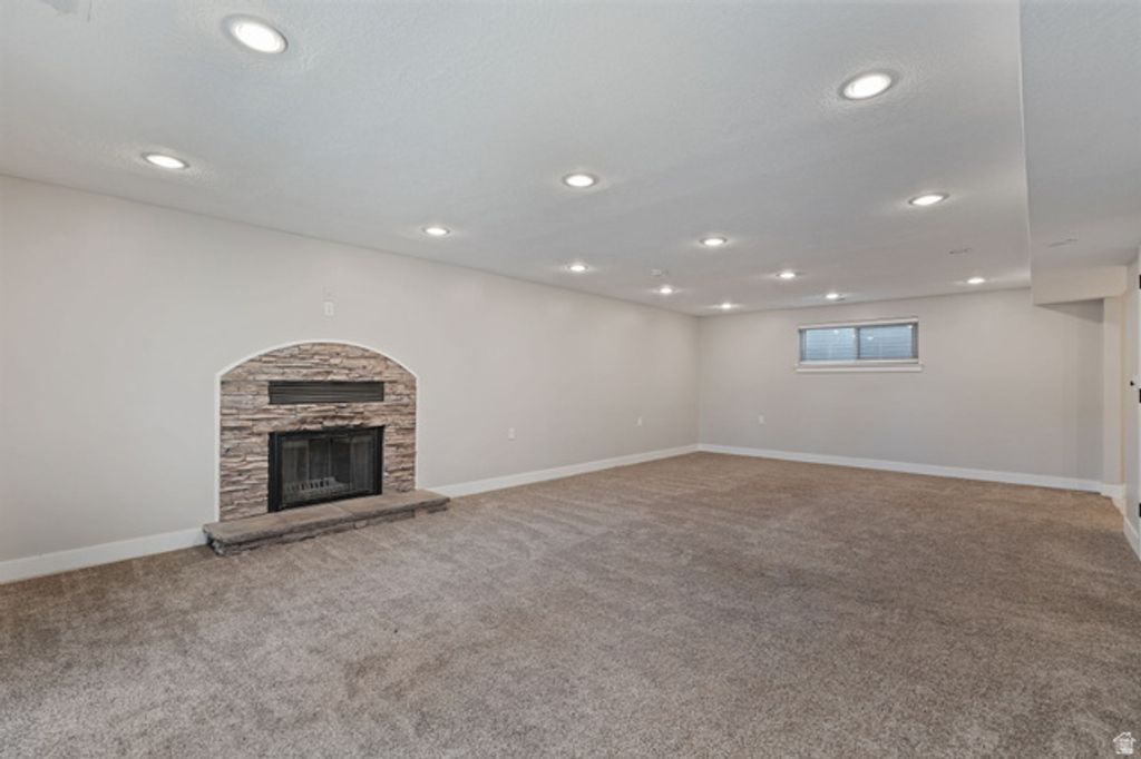 Image 34 of property listing at 10261 S 3200 W, South Jordan, UT 84095