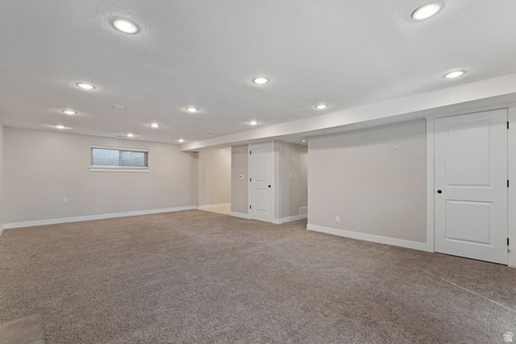 Image 35 of property listing at 10261 S 3200 W, South Jordan, UT 84095