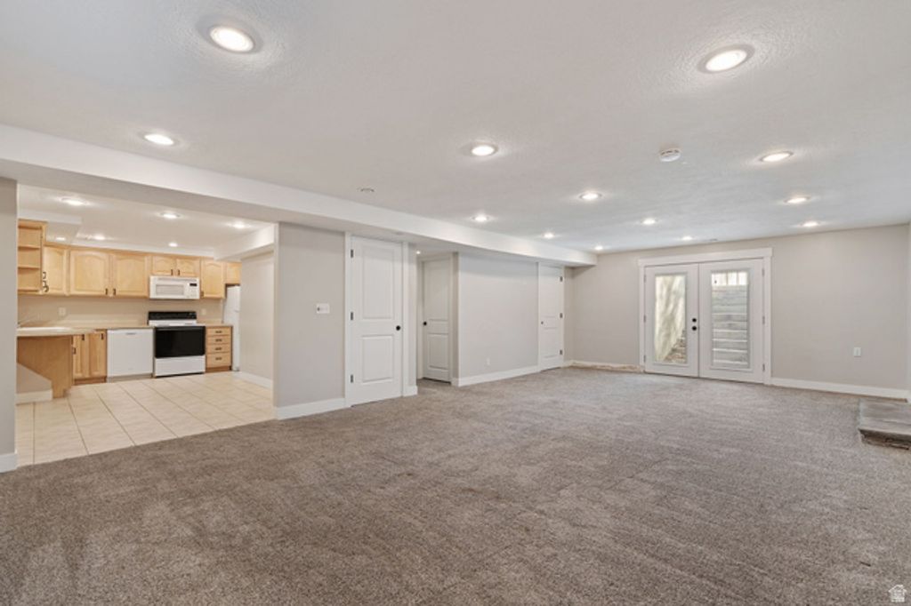 Image 36 of property listing at 10261 S 3200 W, South Jordan, UT 84095