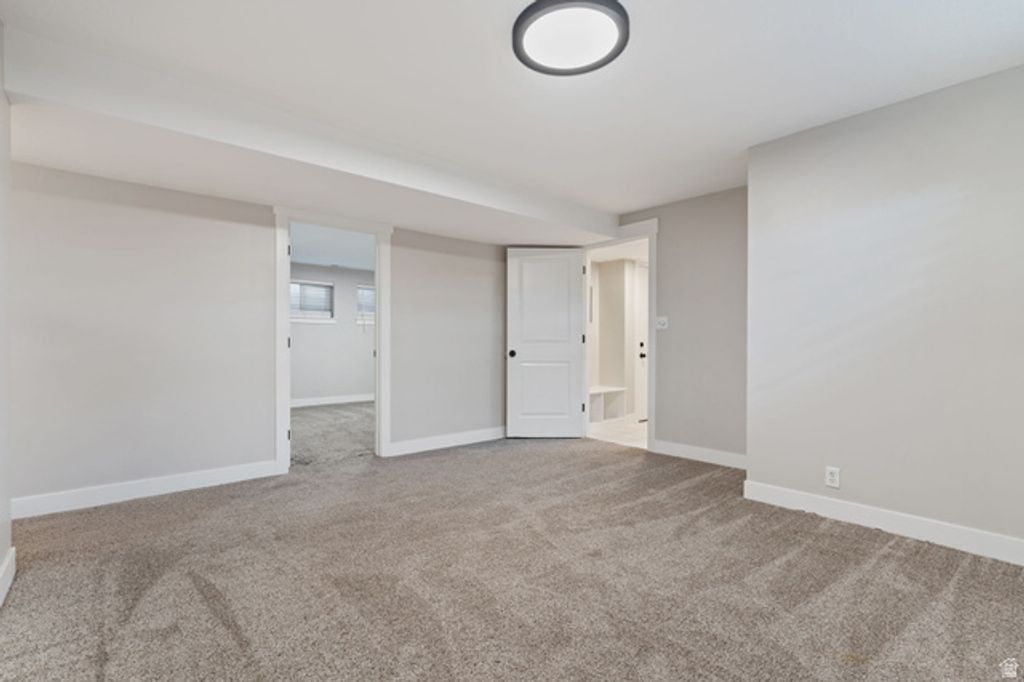 Image 47 of property listing at 10261 S 3200 W, South Jordan, UT 84095