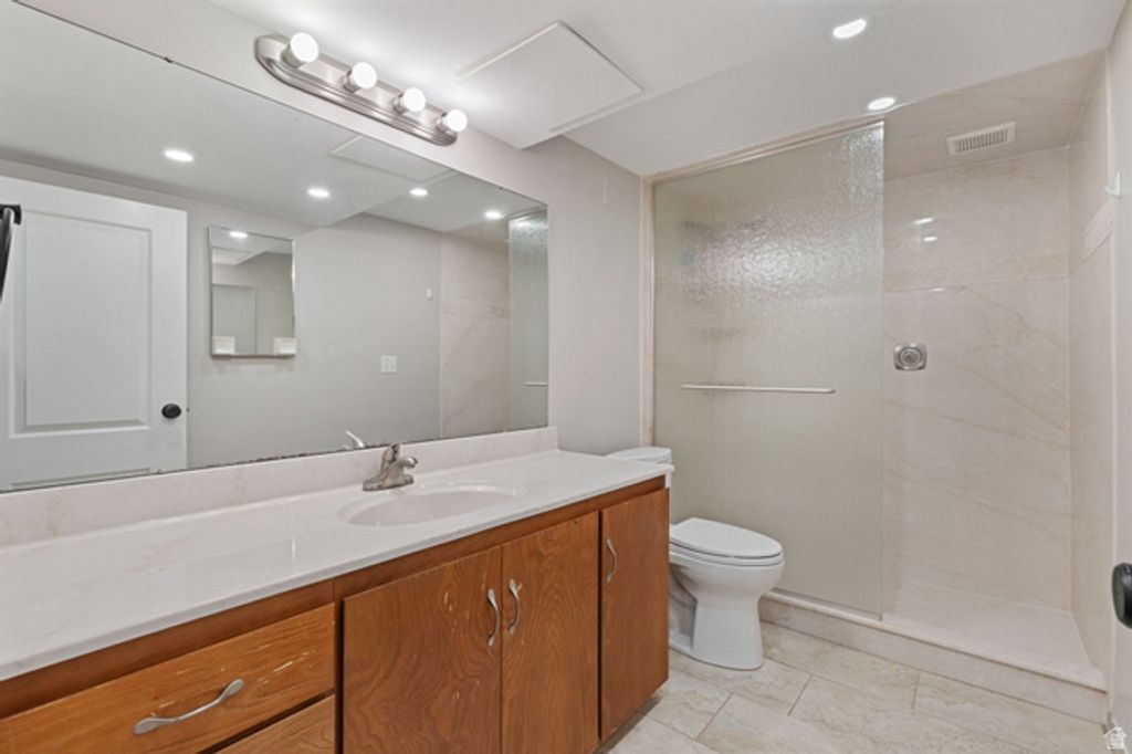 Image 50 of property listing at 10261 S 3200 W, South Jordan, UT 84095