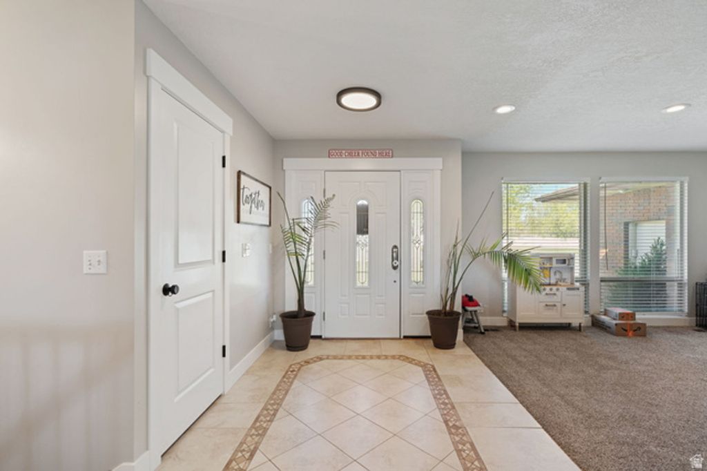 Image 9 of property listing at 10261 S 3200 W, South Jordan, UT 84095