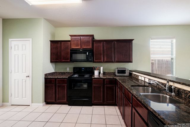 6822 Luckey Tree, San Antonio, TX 78252