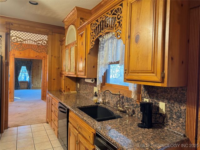 1202 E 10th Place N, Sand Springs, OK 74063