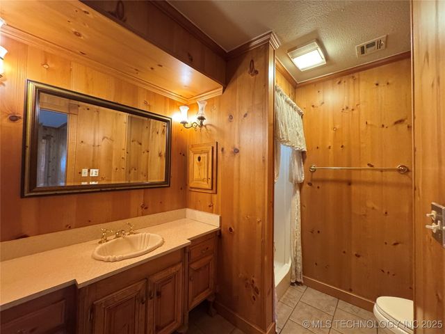 1202 E 10th Place N, Sand Springs, OK 74063