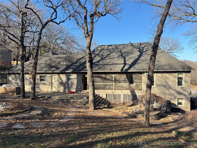 1202 E 10th Place N, Sand Springs, OK 74063
