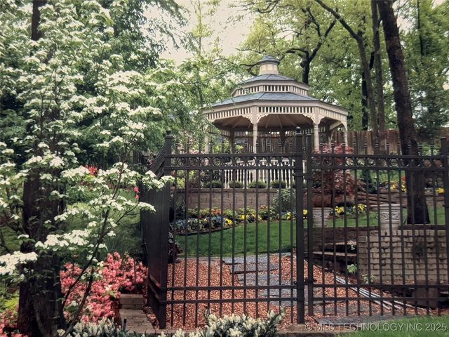 1202 E 10th Place N, Sand Springs, OK 74063