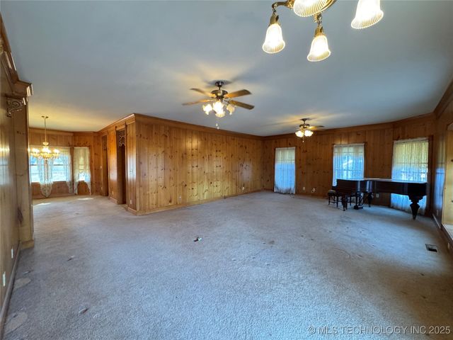 1202 E 10th Place N, Sand Springs, OK 74063