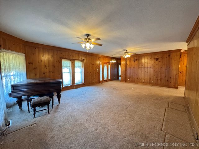 1202 E 10th Place N, Sand Springs, OK 74063