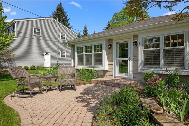 1419 E Forest Avenue, Wheaton, IL 60187