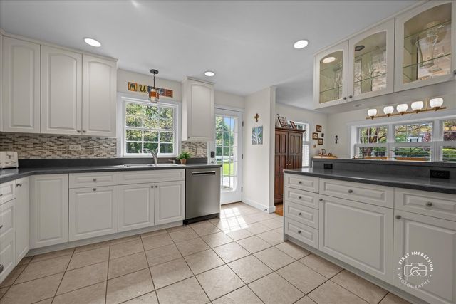 1419 E Forest Avenue, Wheaton, IL 60187