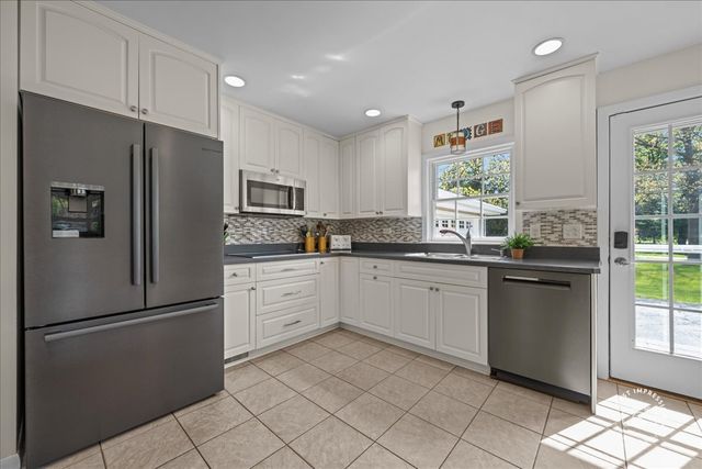 1419 E Forest Avenue, Wheaton, IL 60187