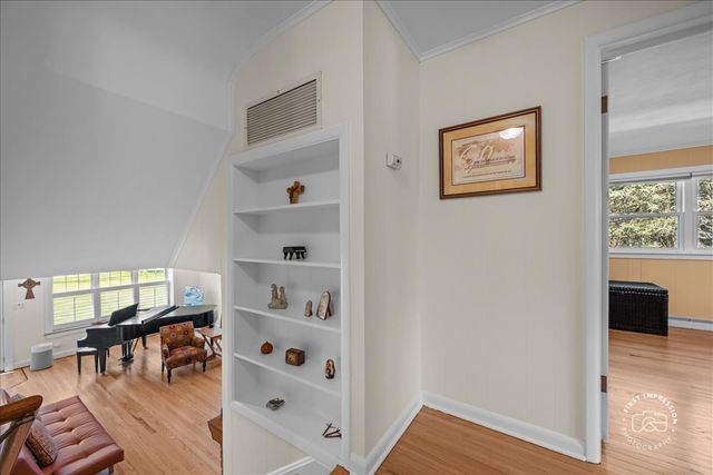 1419 E Forest Avenue, Wheaton, IL 60187