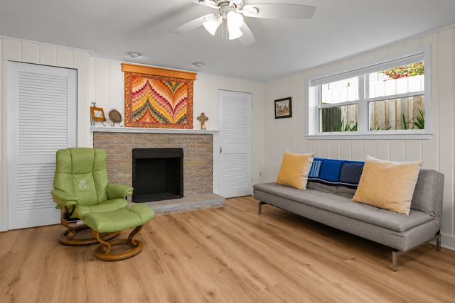 1419 E Forest Avenue, Wheaton, IL 60187