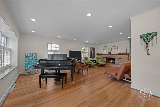 1419 E Forest Avenue, Wheaton, IL 60187