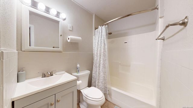 407 1ST ST, Schertz, TX 78154