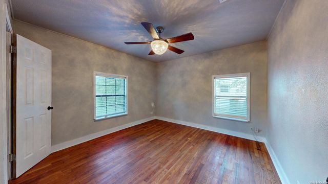 407 1ST ST, Schertz, TX 78154