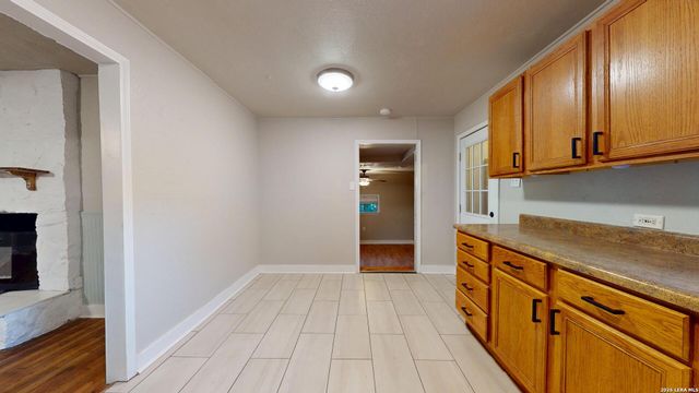 407 1ST ST, Schertz, TX 78154