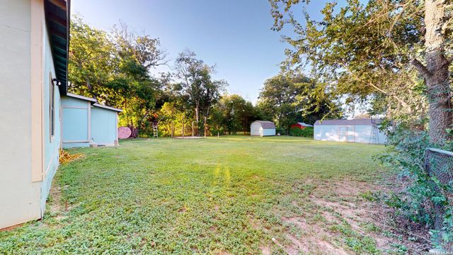 407 1ST ST, Schertz, TX 78154