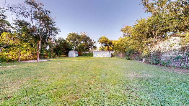 407 1ST ST, Schertz, TX 78154