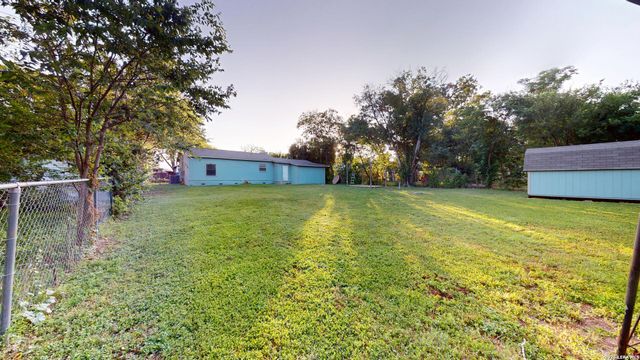 407 1ST ST, Schertz, TX 78154