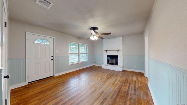 407 1ST ST, Schertz, TX 78154
