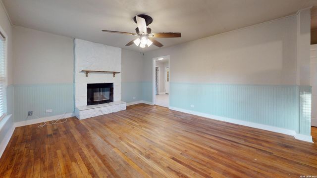 407 1ST ST, Schertz, TX 78154
