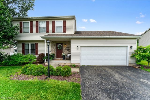 10460 Carrie Drive, New Middletown, OH 44442