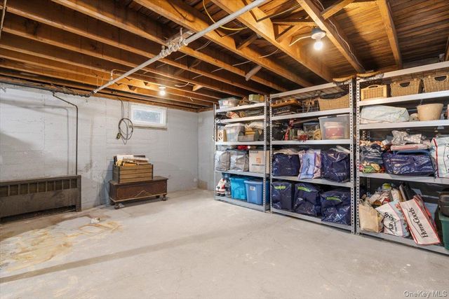 39 Garnet Lane, Plainview, NY 11803