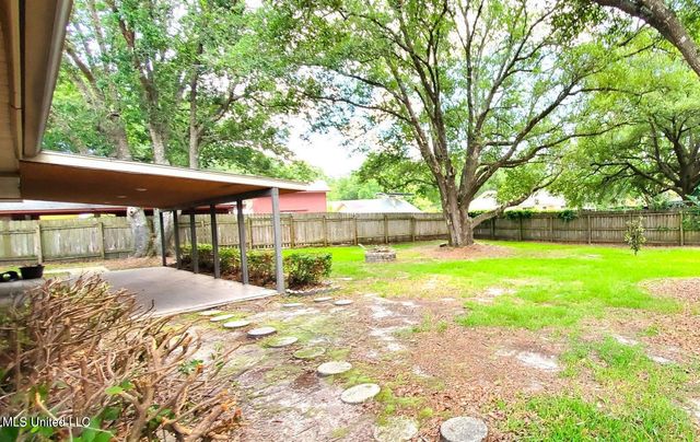 2714 English Drive, Ocean Springs, MS 39564
