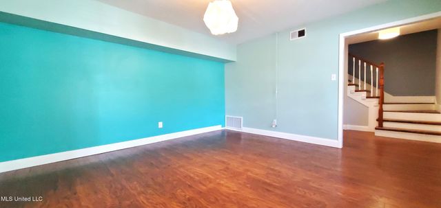 2714 English Drive, Ocean Springs, MS 39564