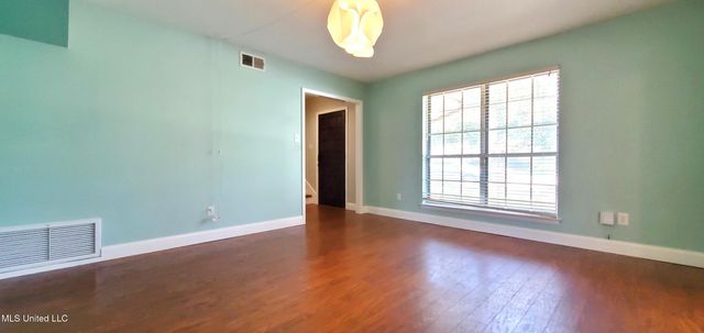 2714 English Drive, Ocean Springs, MS 39564