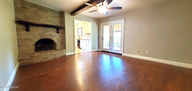 2714 English Drive, Ocean Springs, MS 39564